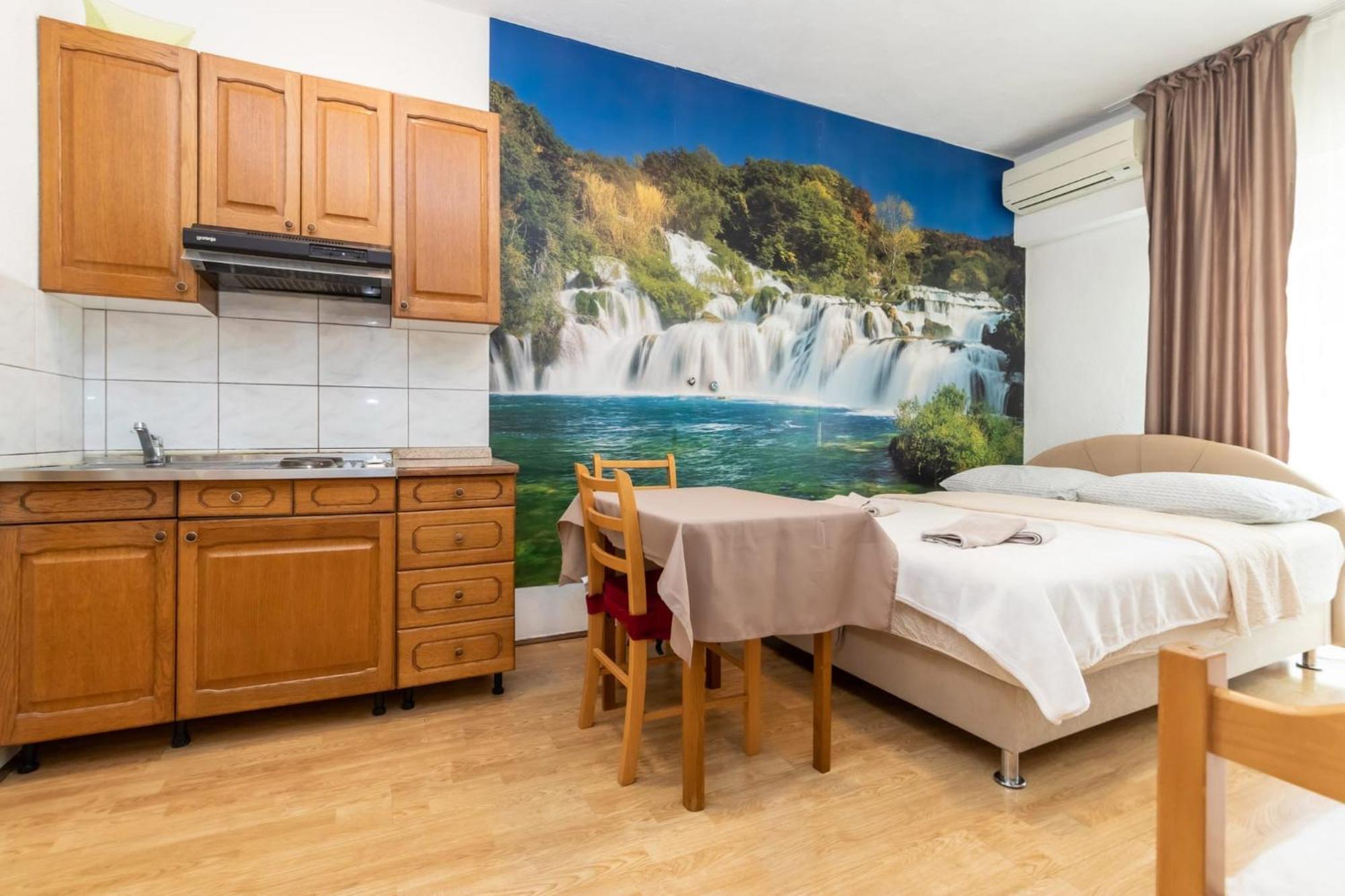 Kaštela Apartments Dino מראה חיצוני תמונה